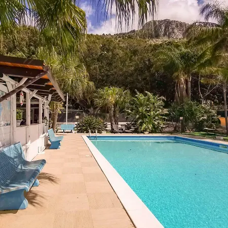 And Pool Mondello
